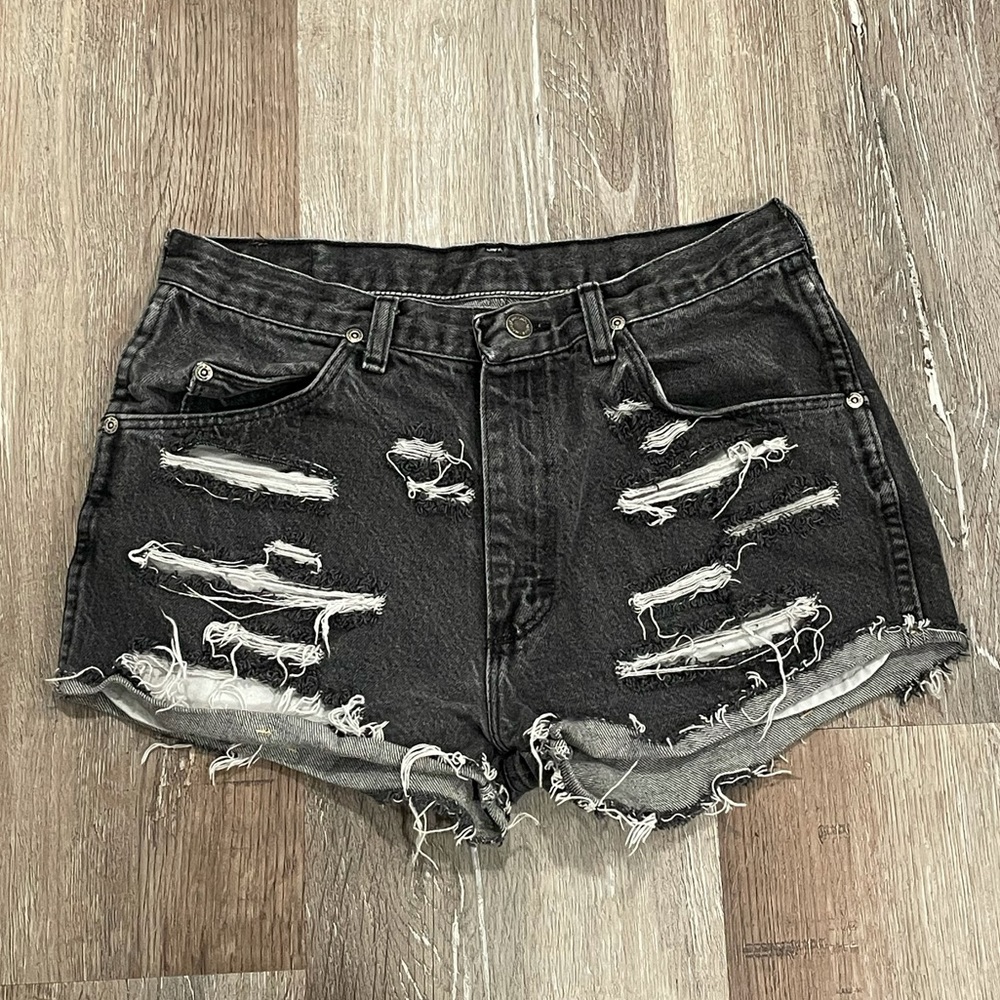 Distressed Wrangler Jean Shorts - Picture 2 of 4